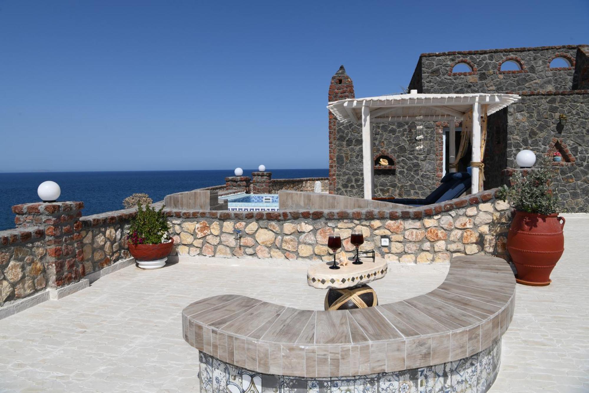 Starlight Luxury Seaside Villa & Suites 이메로비글리 외부 사진