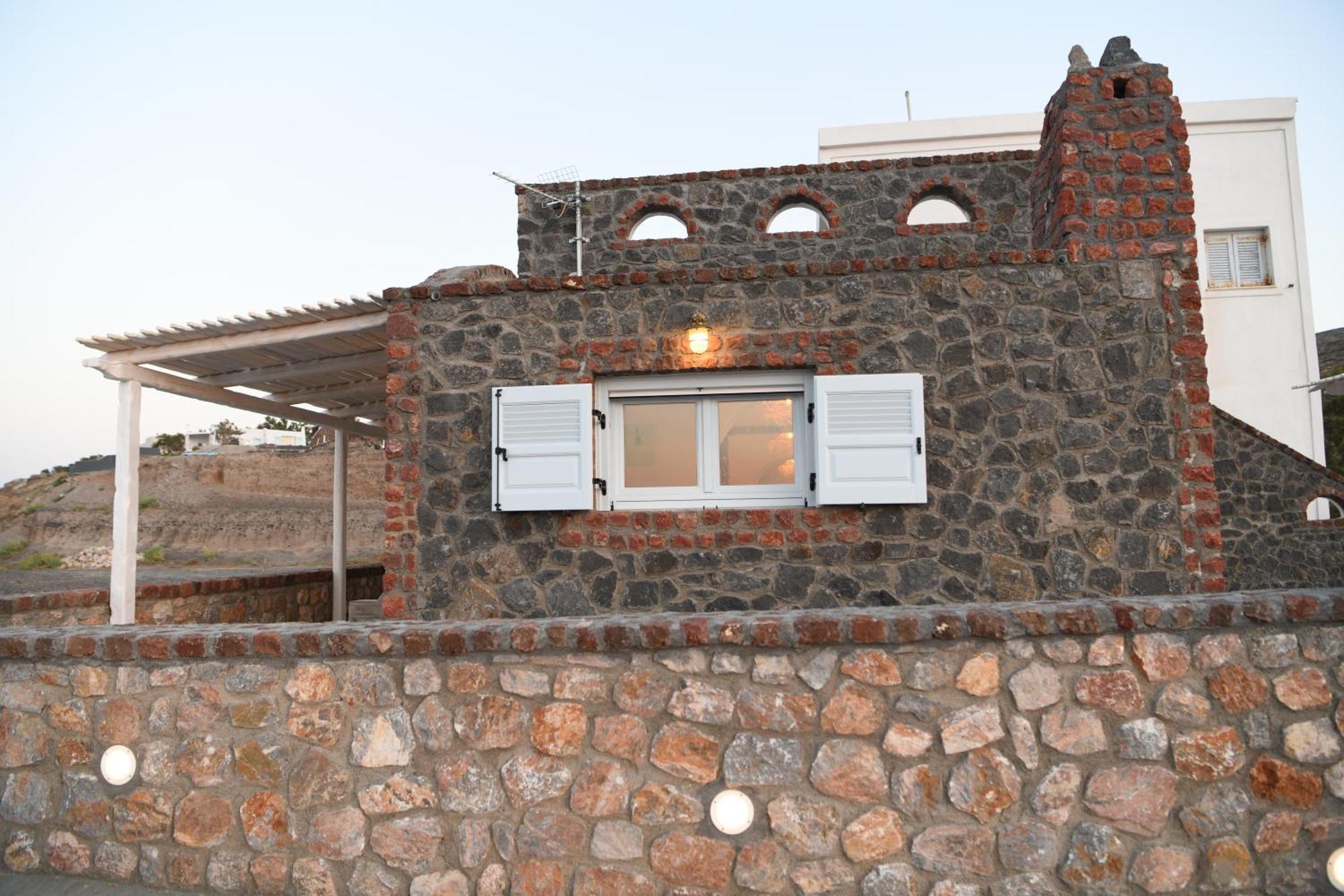 Starlight Luxury Seaside Villa & Suites 이메로비글리 외부 사진