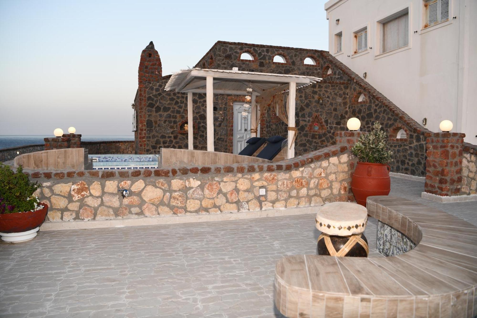 Starlight Luxury Seaside Villa & Suites 이메로비글리 외부 사진