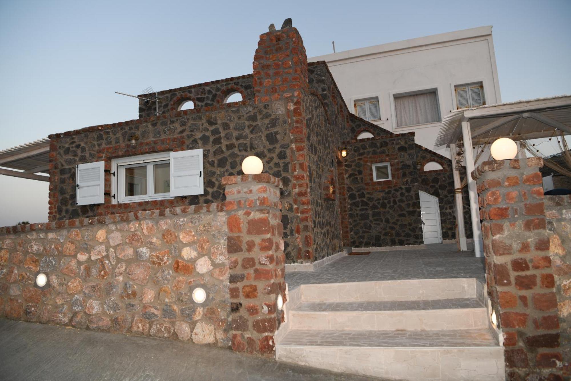 Starlight Luxury Seaside Villa & Suites 이메로비글리 외부 사진